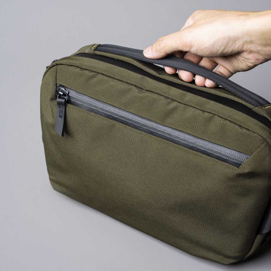 Go Sling Mini v2 Alpaka AA010480521 Sling Bags 5L / Army Green | Axoflux 300D