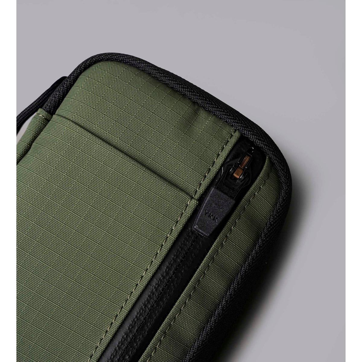 HUB Pouch V2 Alpaka AD010880518 Pouches One Size / Green | Axoflux 210D