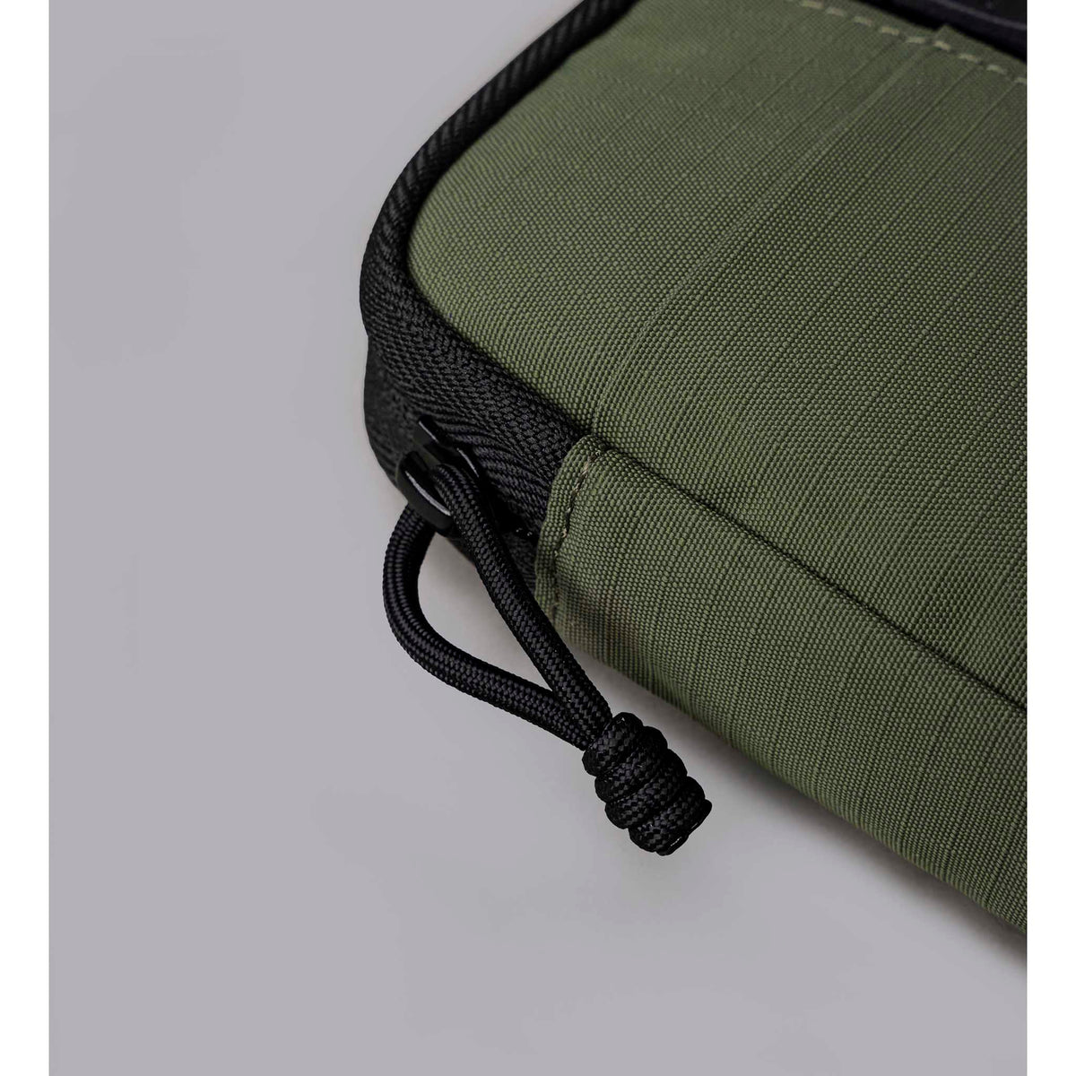 HUB Pouch V2 Alpaka AD010880518 Pouches One Size / Green | Axoflux 210D