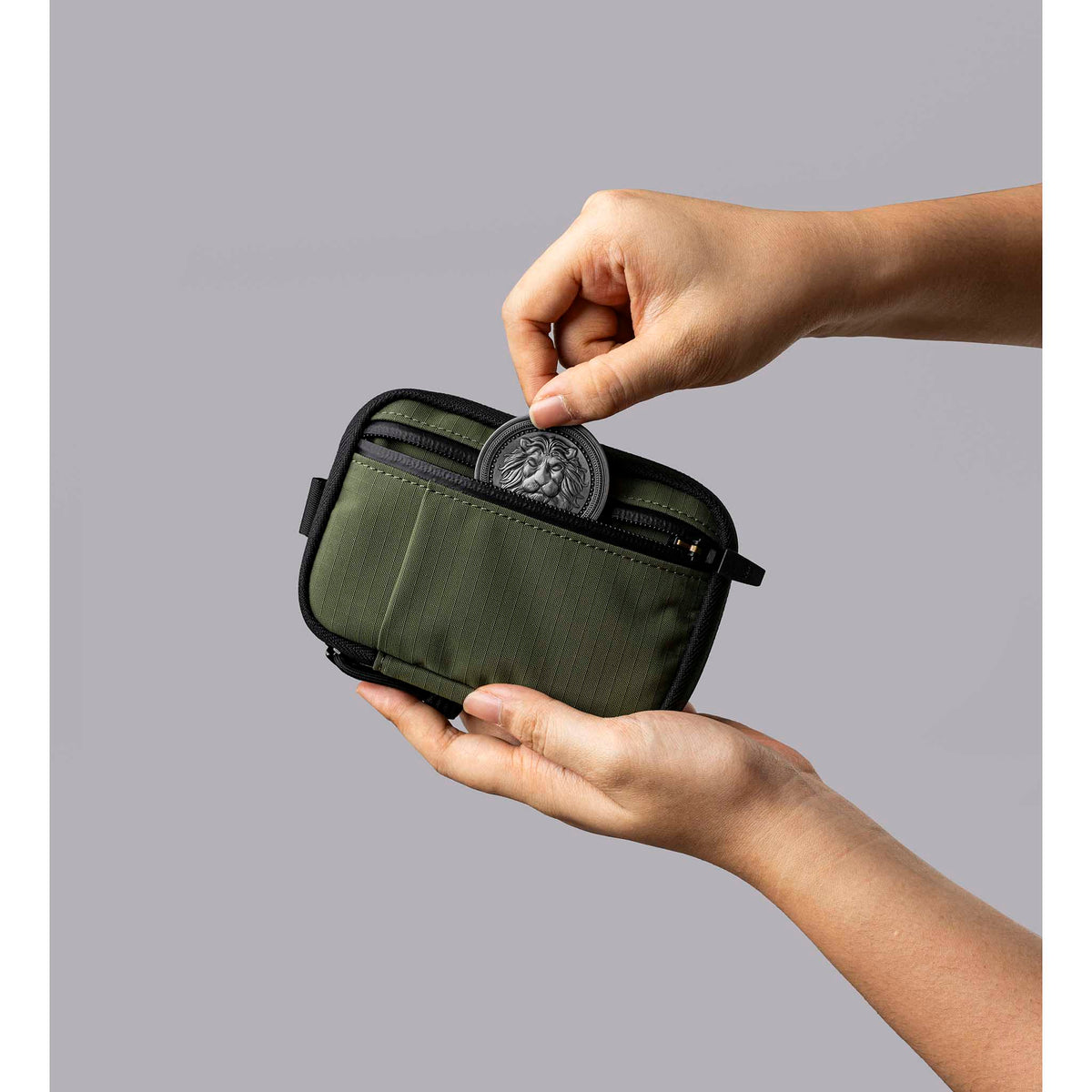 HUB Pouch V2 Alpaka AD010880518 Pouches One Size / Green | Axoflux 210D