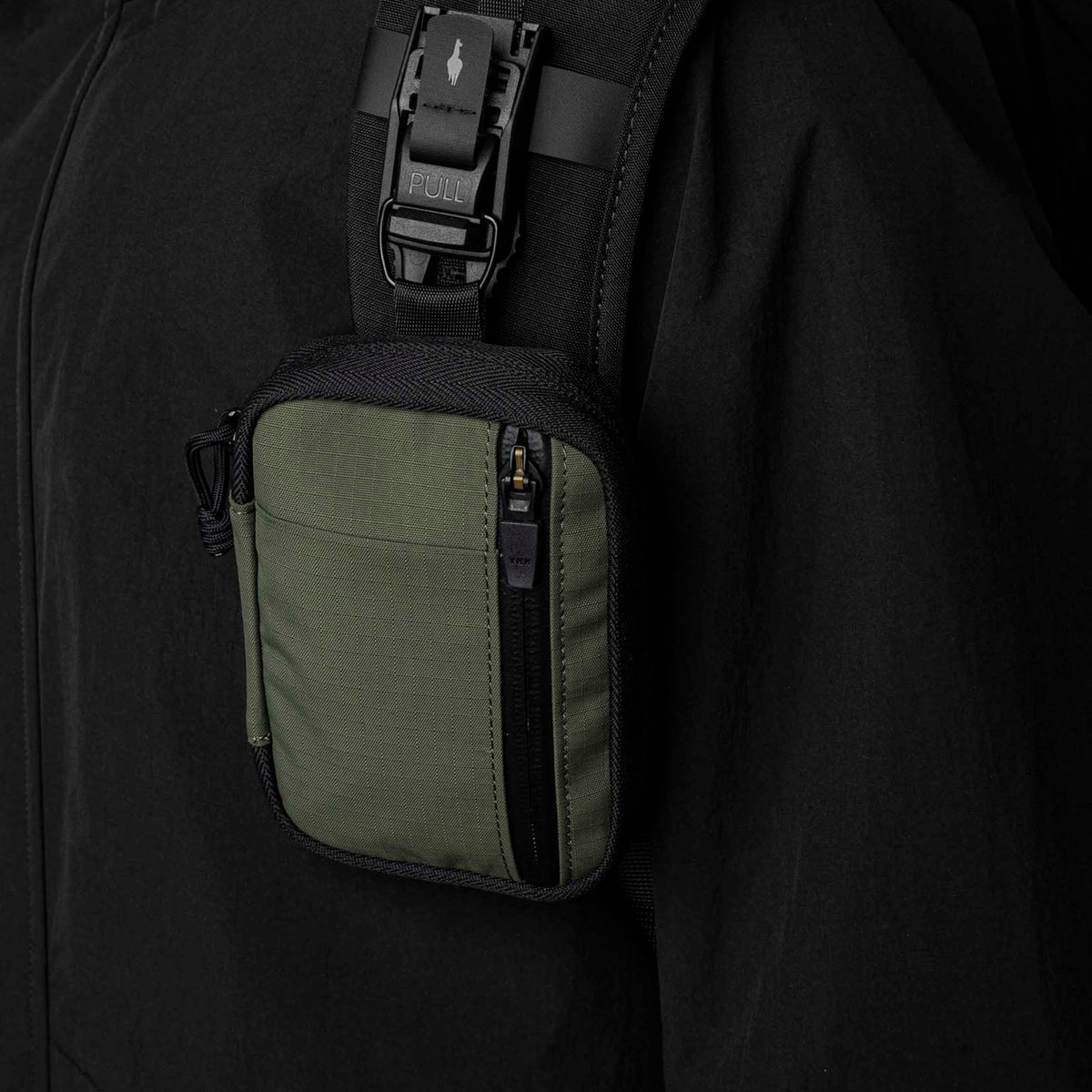 HUB Pouch V2 Alpaka AD010880518 Pouches One Size / Green | Axoflux 210D