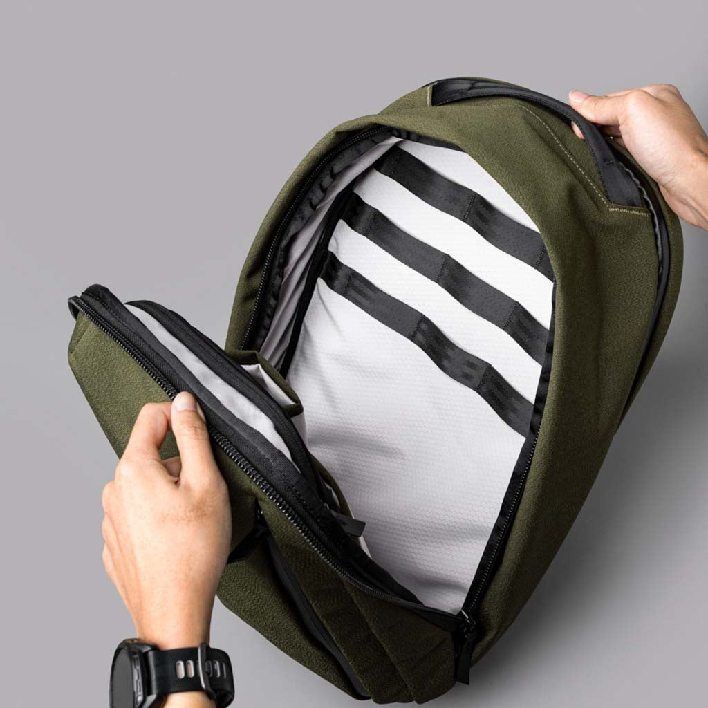 Metro Backpack Pro Alpaka AA010520517 Backpacks 24L / Army Green | Axoflux 600D