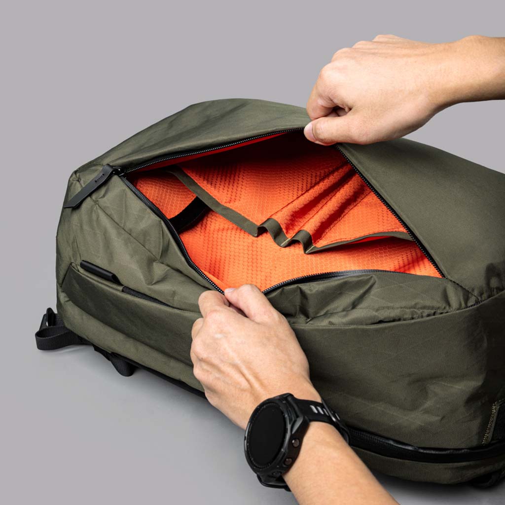 Metro Backpack Pro Alpaka AA010520506 Backpacks 24L / Olive Green | X-Pac VX42