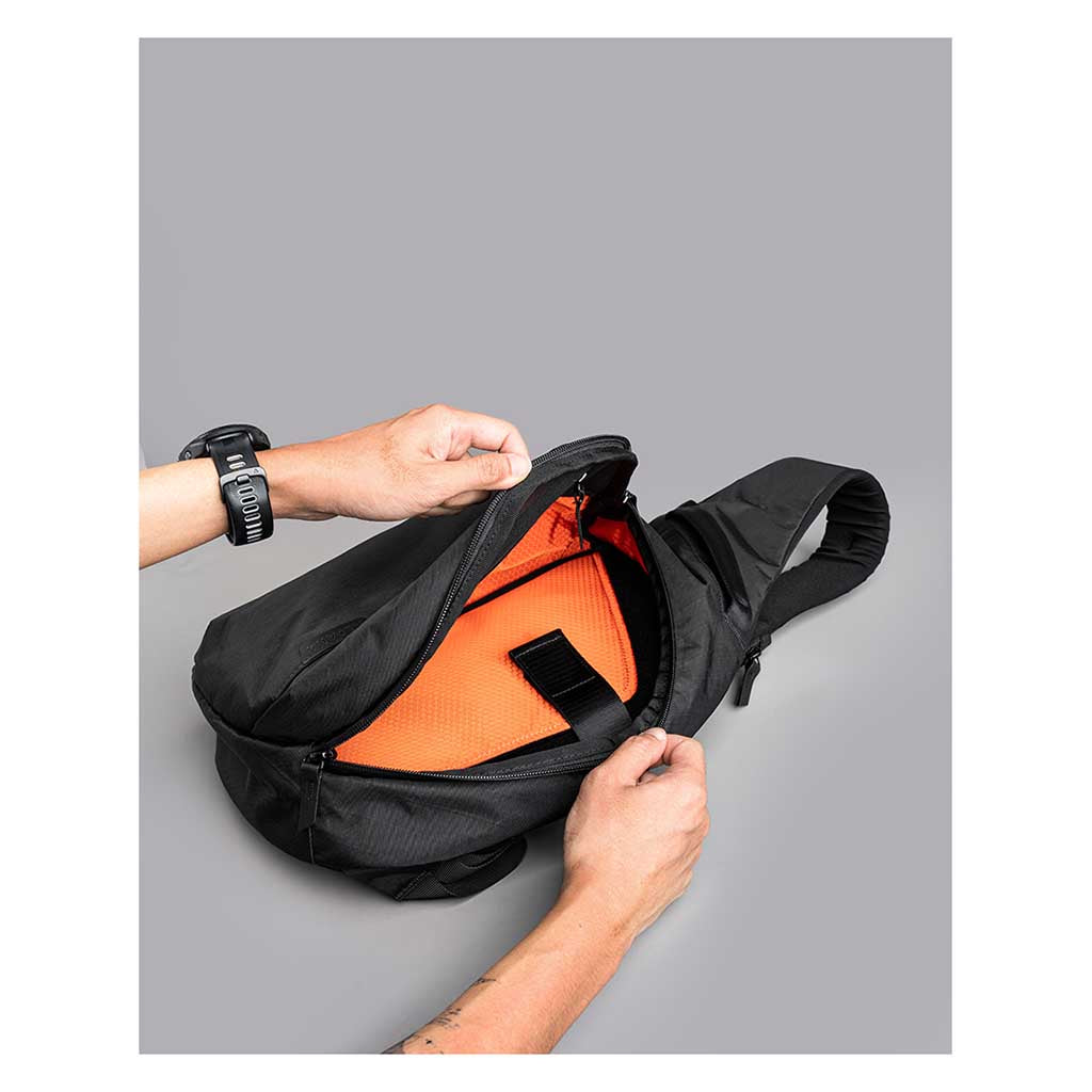 Metro Crossbody | Left Shoulder Alpaka AA010550106 Sling Bags One Size / Black | X-Pac VX42