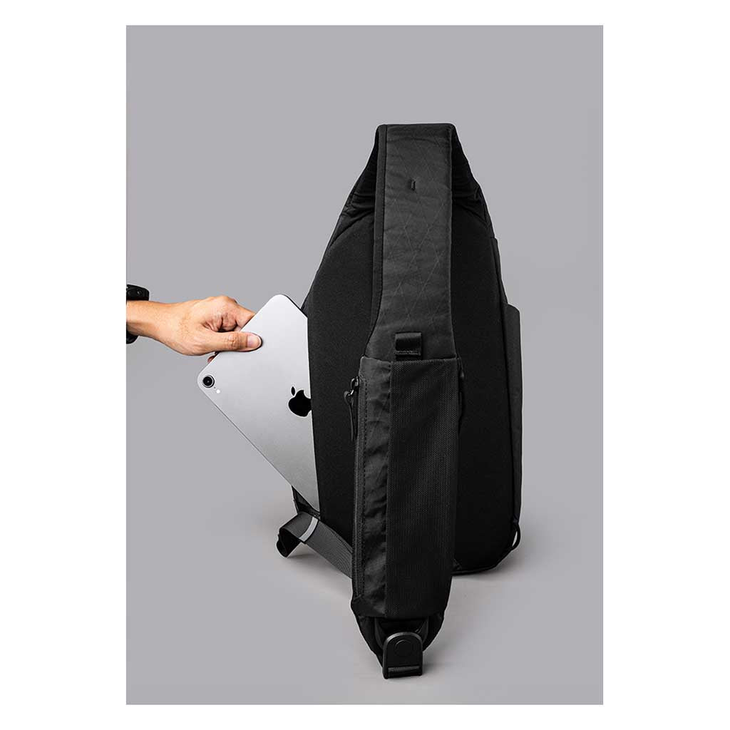 Metro Crossbody | Left Shoulder Alpaka AA010550106 Sling Bags One Size / Black | X-Pac VX42