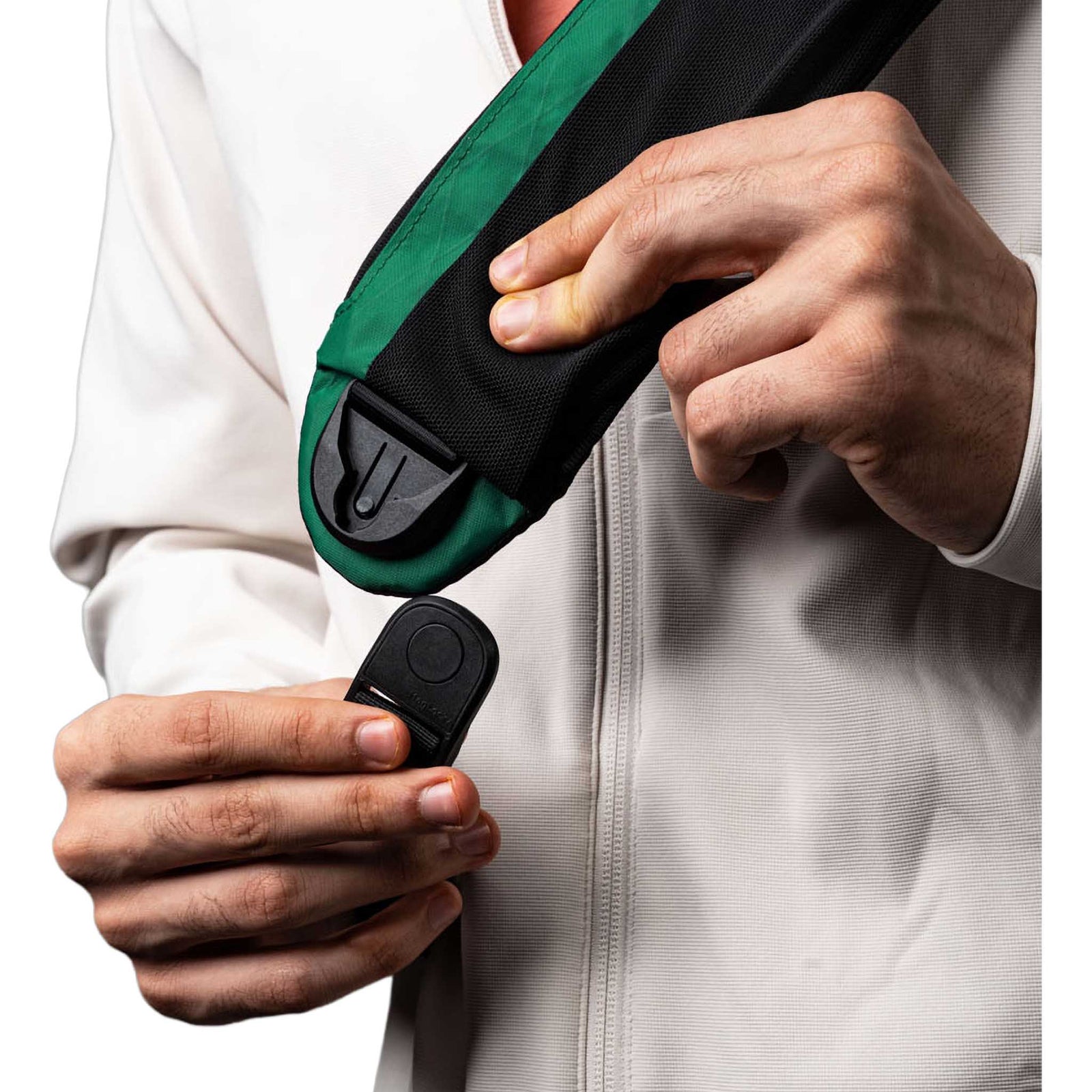 Metro Crossbody | Left Shoulder Alpaka AA010551103 Sling Bags One Size / Cadmium Green | X-Pac VX21