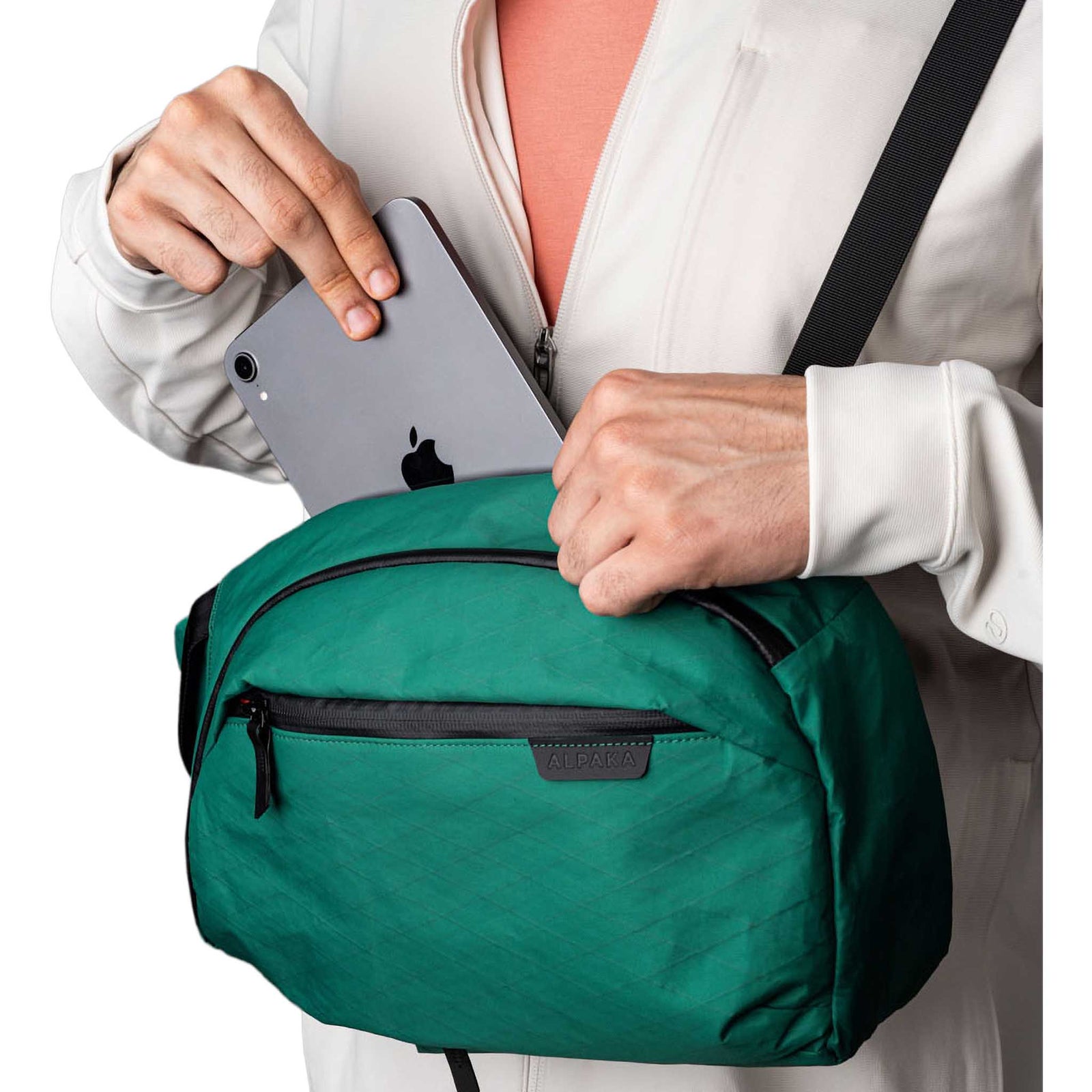 Metro Crossbody | Left Shoulder Alpaka AA010551103 Sling Bags One Size / Cadmium Green | X-Pac VX21