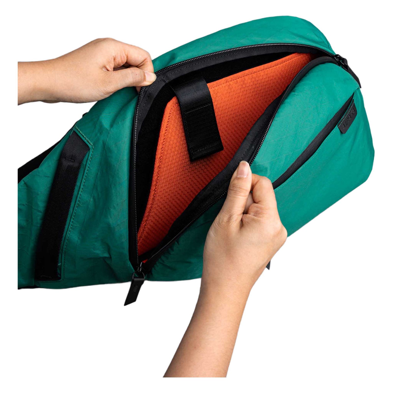 Metro Crossbody | Left Shoulder Alpaka AA010551103 Sling Bags One Size / Cadmium Green | X-Pac VX21