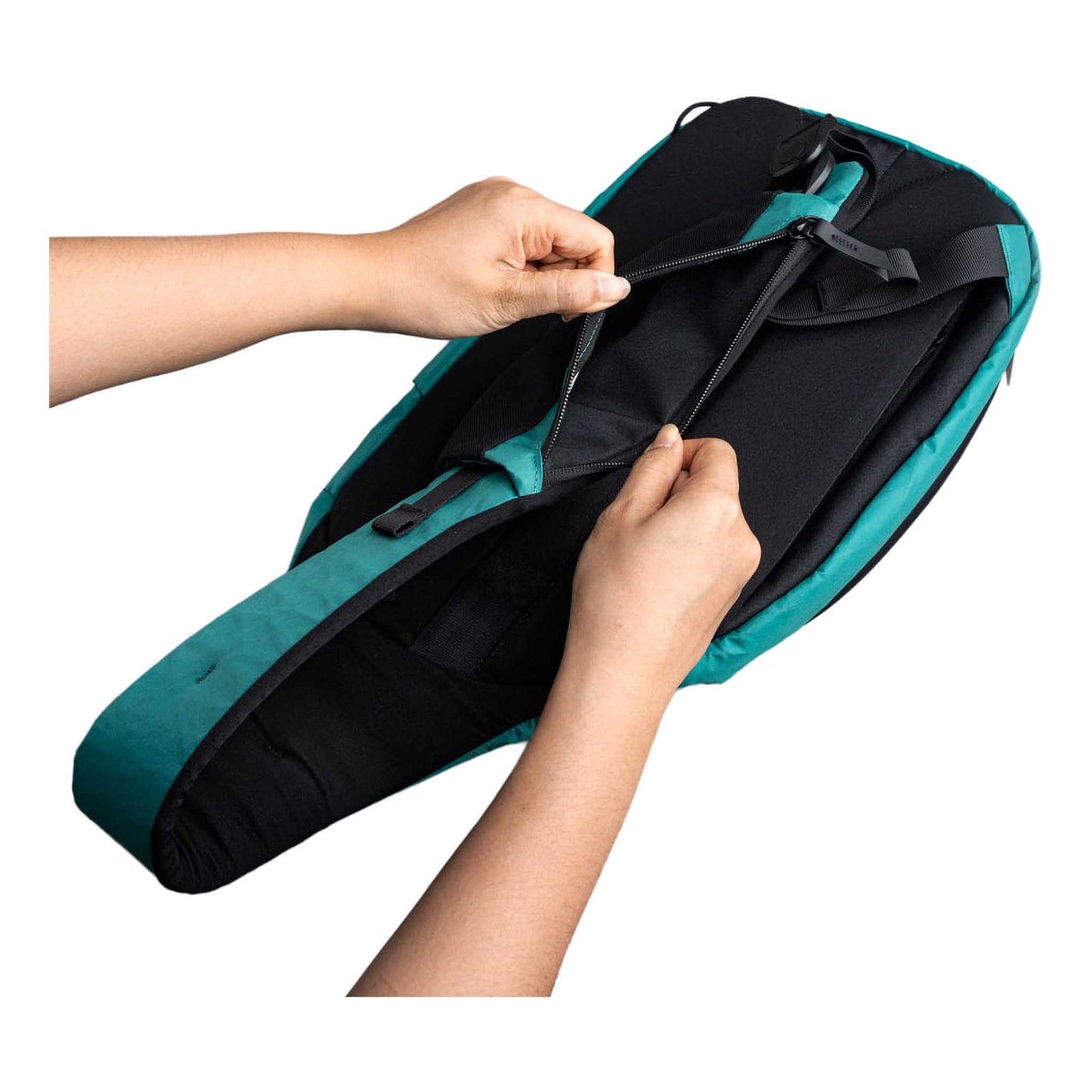 Metro Crossbody | Left Shoulder Alpaka AA010551103 Sling Bags One Size / Cadmium Green | X-Pac VX21