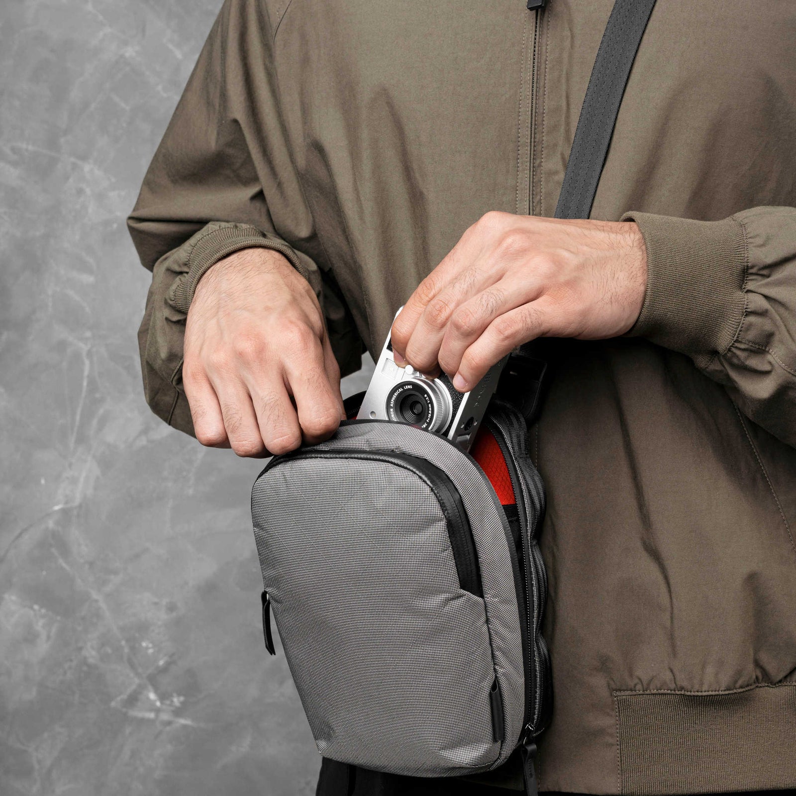 Metro Sling V2 Alpaka AD010630230 Sling Bags 2.5L / Grey Ultradyne 100D
