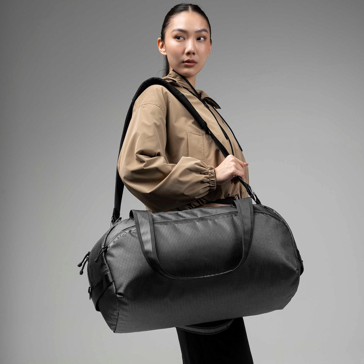 Momentum Duffle Alpaka AD010940132 Duffle Bags 35L / Axodyne Hybrid Black