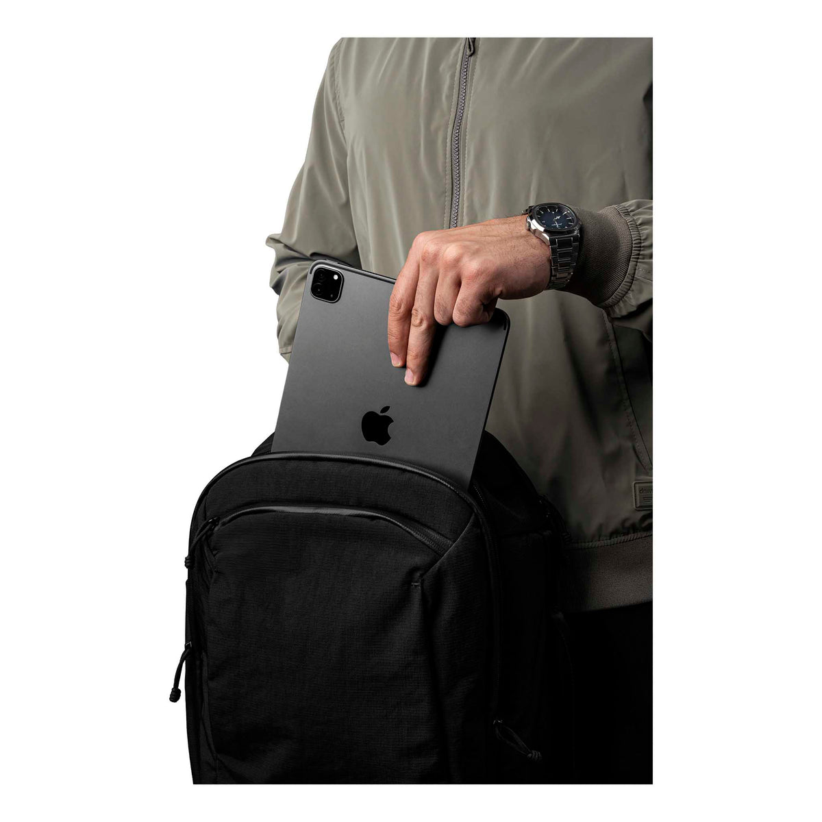 Traverse Backpack 30L Alpaka AA010860124 Backpacks 30L / Black | Axoflux 400D