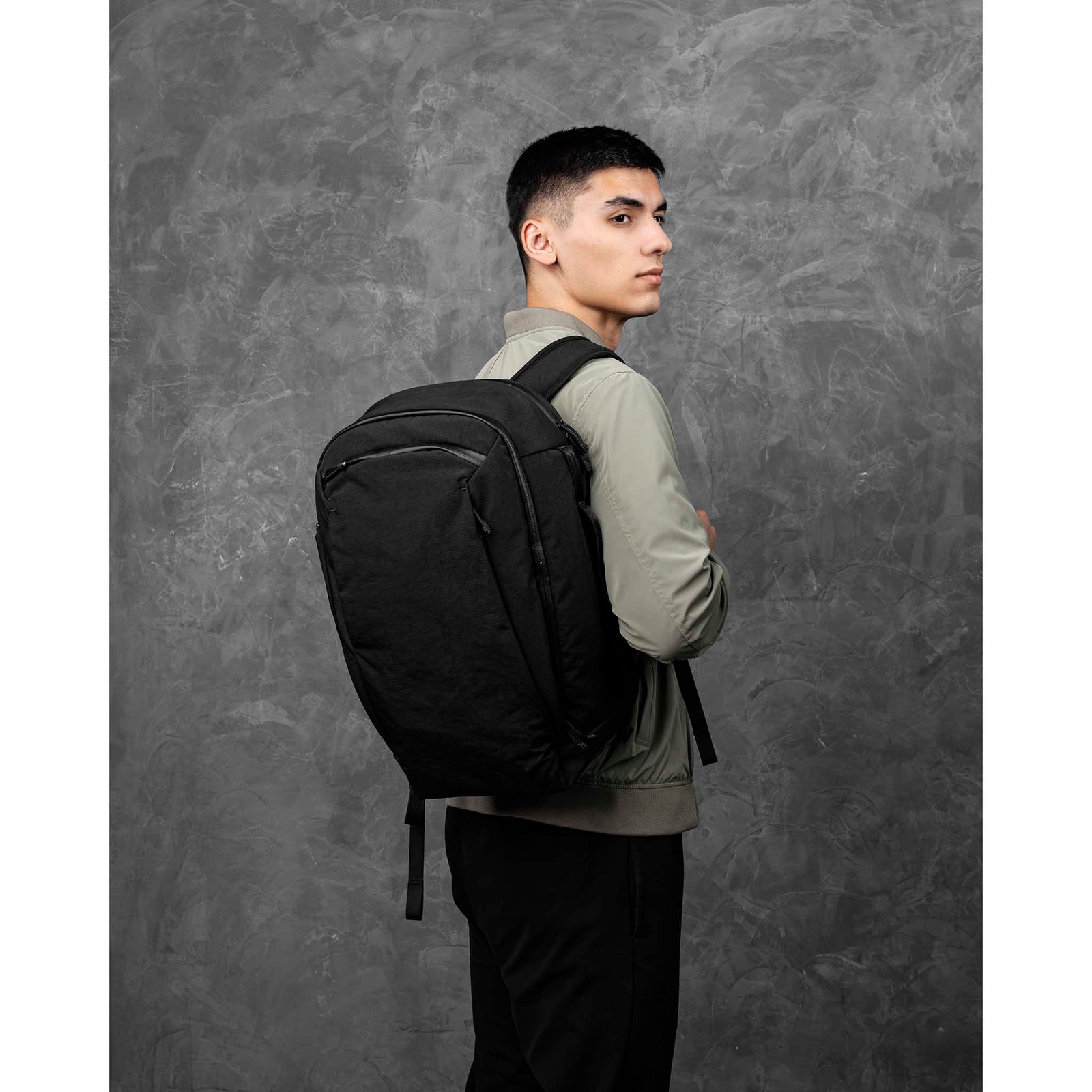 Traverse Backpack 30L Alpaka AA010860124 Backpacks 30L / Black | Axoflux 400D