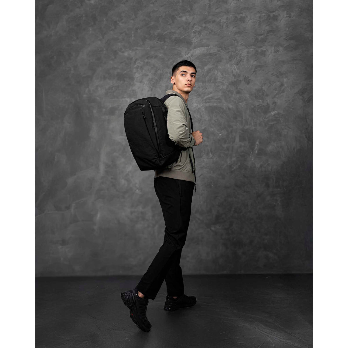 Traverse Backpack 30L Alpaka AA010860124 Backpacks 30L / Black | Axoflux 400D