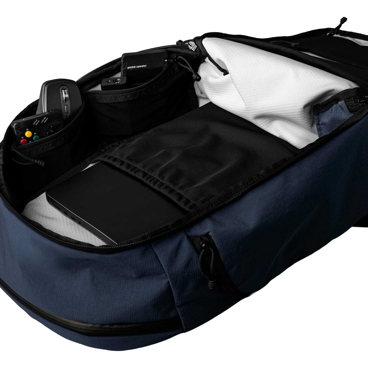 Traverse Backpack 30L Alpaka AA010860624 Backpacks 30L / Blue | Axoflux 400D