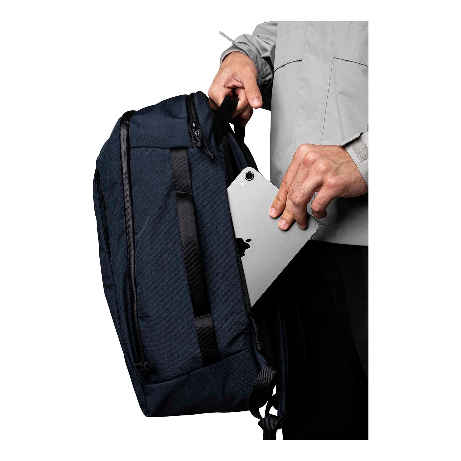 Traverse Backpack 30L Alpaka AA010860624 Backpacks 30L / Blue | Axoflux 400D