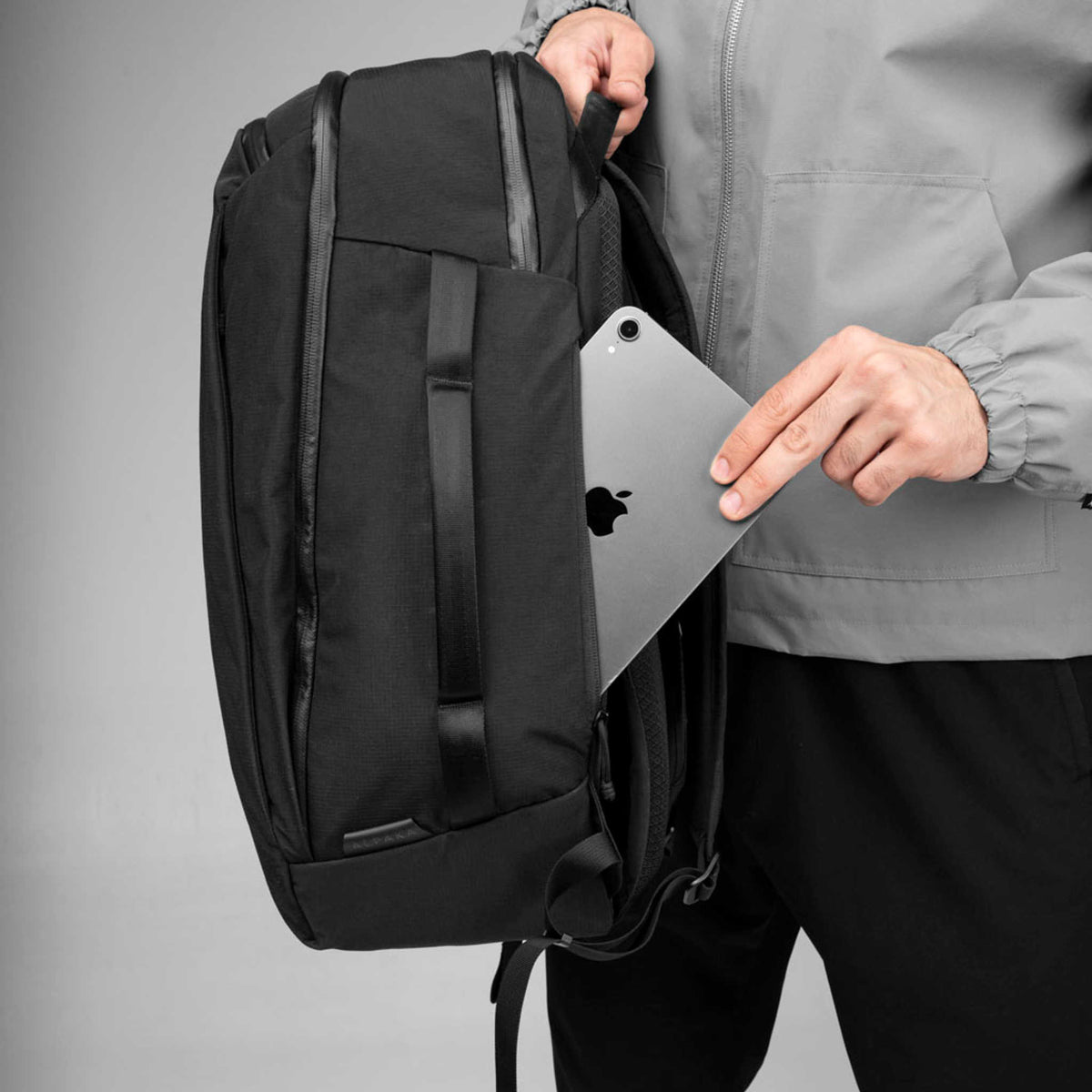 Traverse Backpack 38L Alpaka AA010900124 Backpacks 38L / Black Axoflux 400D Ripstop Nylon