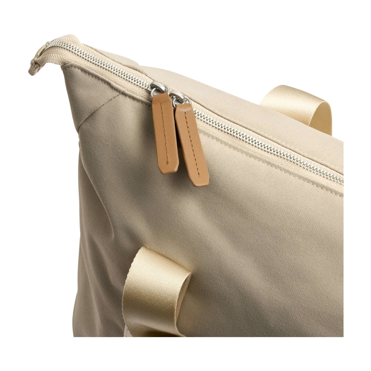 Classic Getaway Bag Bellroy BCGA-TNI-244 Tote Bags 28L / Tahini