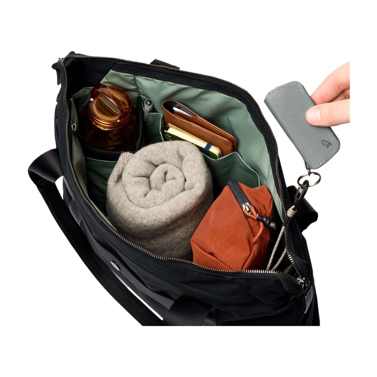 Classic Tote (Second Edition) Bellroy BCDA-BLK-244 Tote Bags 16L / Black