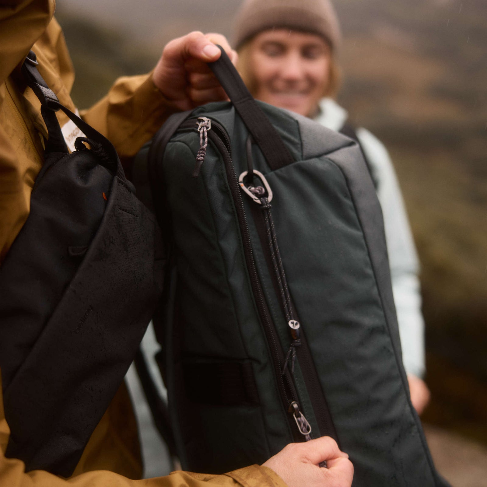 Venture Grab Pack Bellroy BVPA-BLK-246 Backpacks One Size / Black