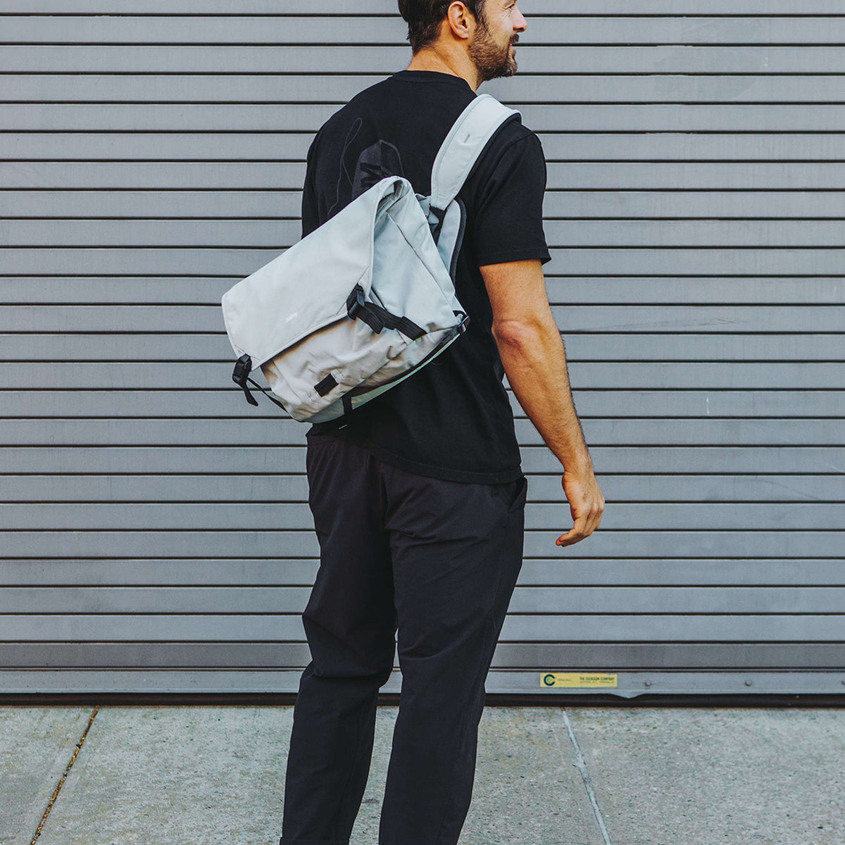 Venture Messenger 14" Bellroy BVYA-SAF-213 Messenger Bags 16L / Safari