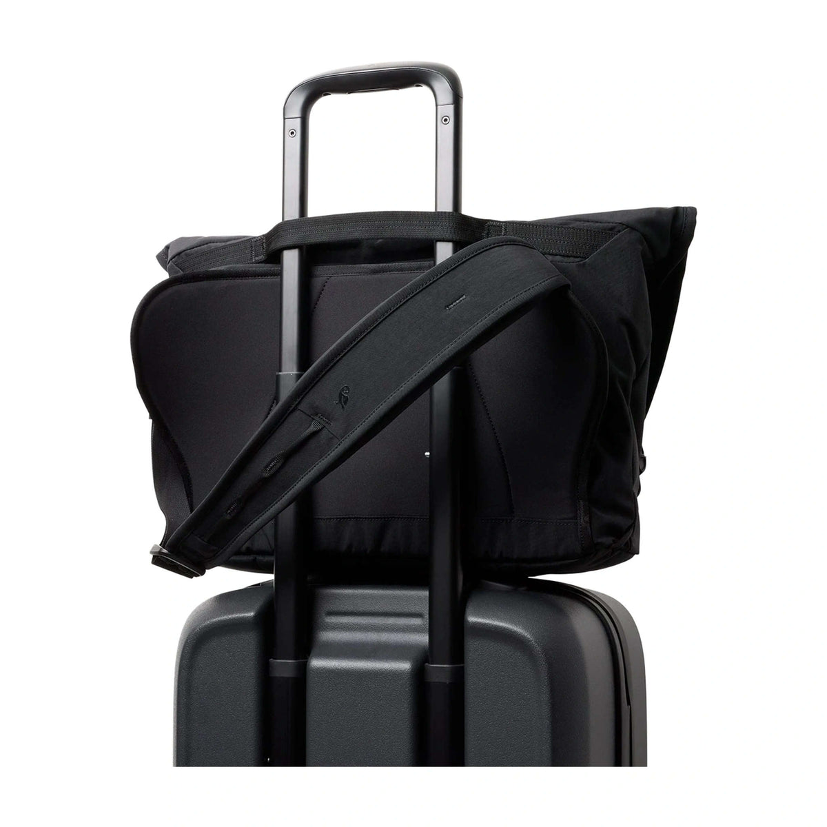 Venture Messenger 16" Bellroy BVYB-BLK-213 Messenger Bags 16L / Black