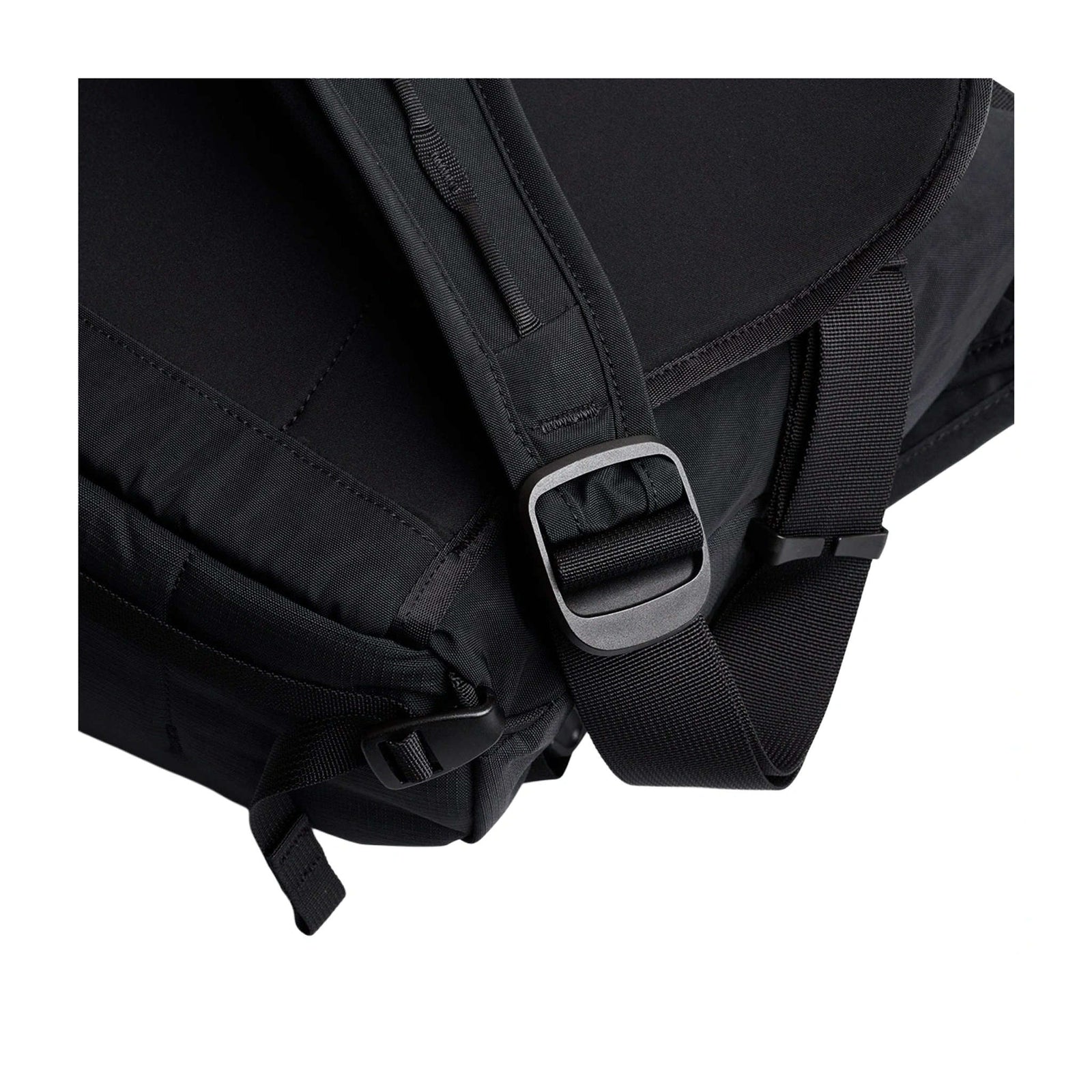 Venture Messenger 16" Bellroy BVYB-BLK-213 Messenger Bags 16L / Black
