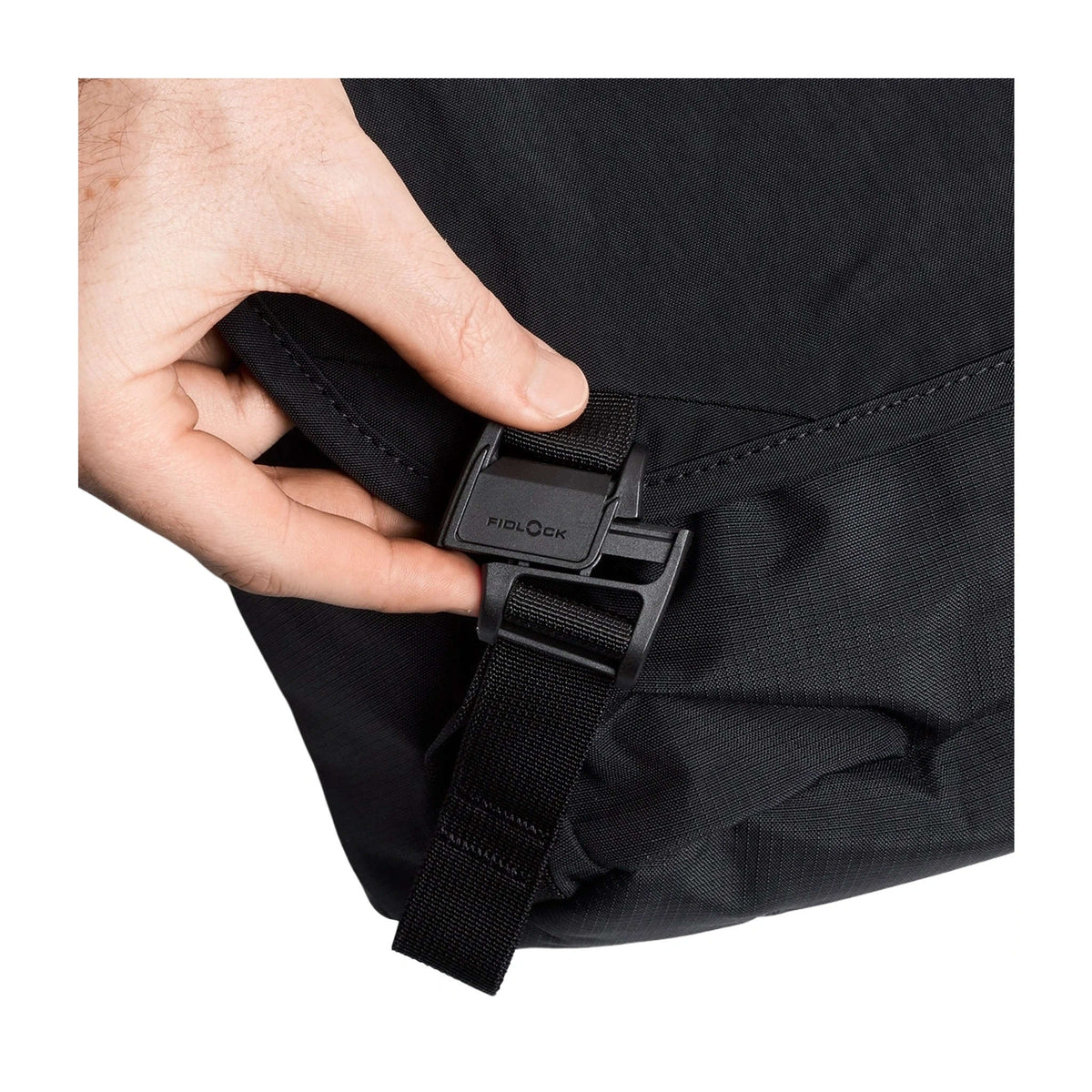 Venture Messenger 16" Bellroy BVYB-BLK-213 Messenger Bags 16L / Black