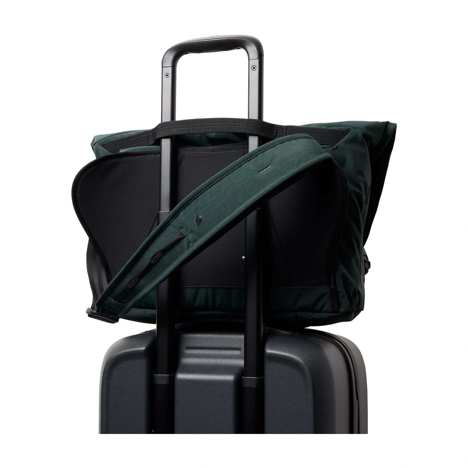 Venture Messenger 16" Bellroy BVYB-DON-213 Messenger Bags 16L / DeepOcean