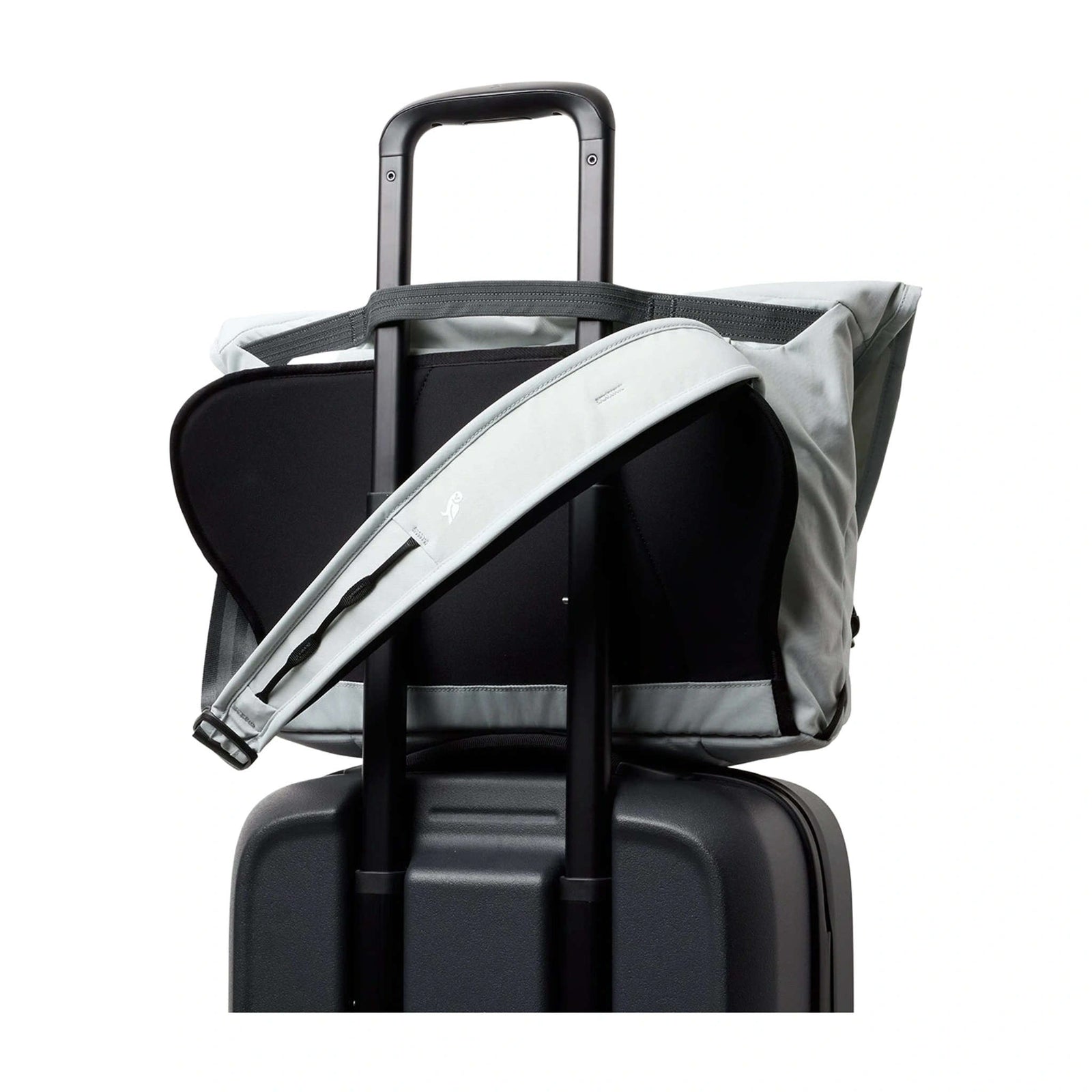 Venture Messenger 16" Bellroy BVYB-FOG-213 Messenger Bags 16L / Fog
