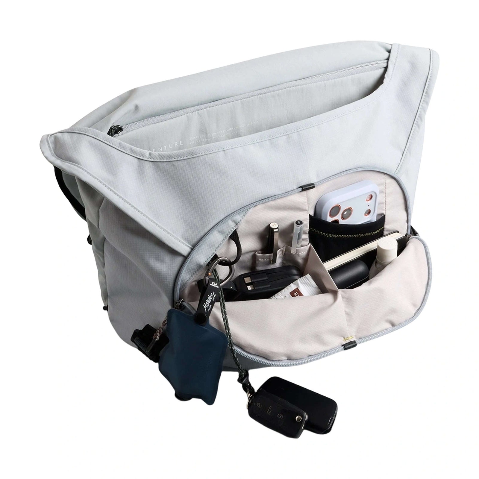 Venture Messenger 16" Bellroy BVYB-FOG-213 Messenger Bags 16L / Fog