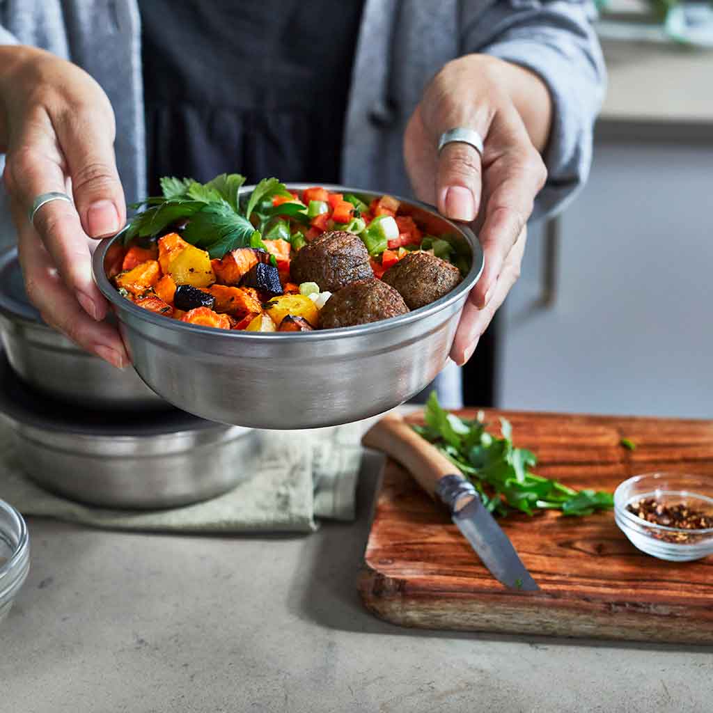 Steel Food Bowl Black+Blum FBSS-BL-S017-EN Food Containers 650ml / Grey/Red