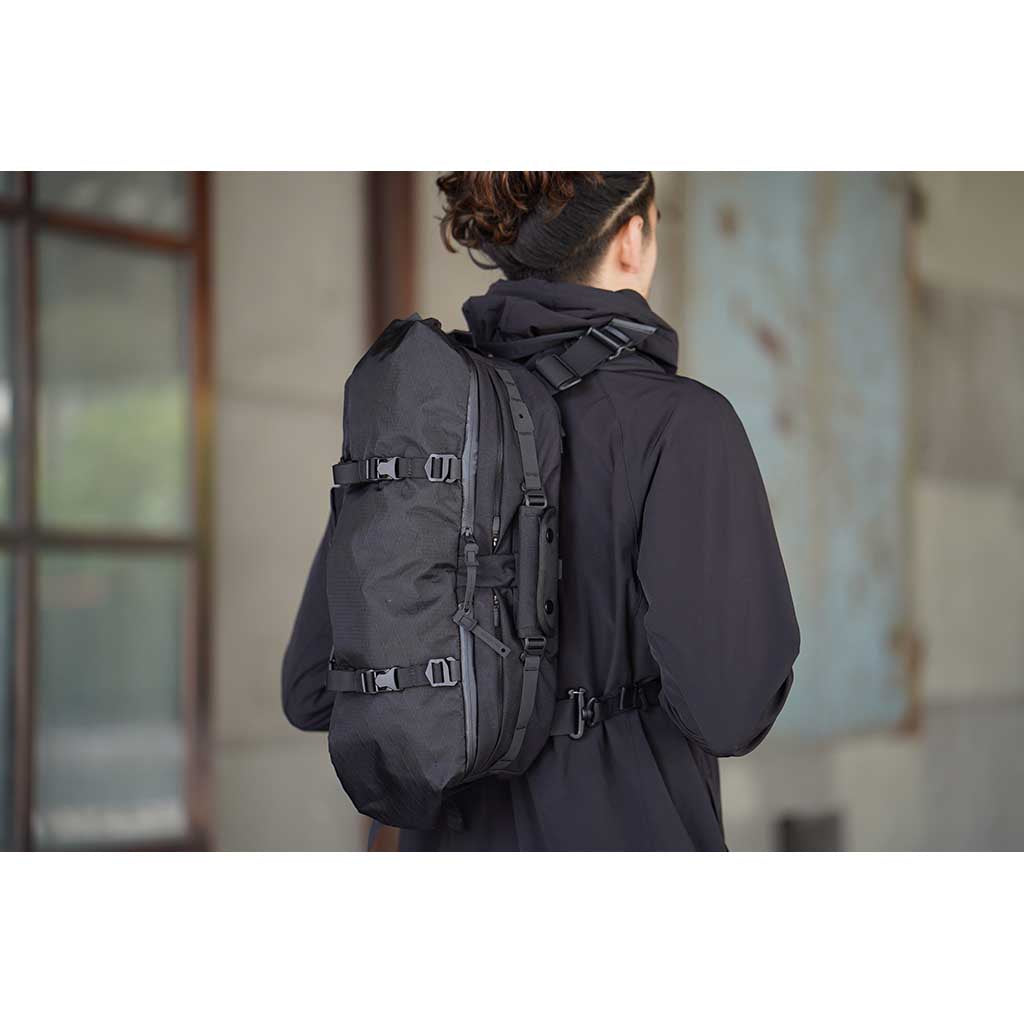 X-PAK EVO Sling Pack CODE OF BELL COFB-XPK2-ARD Backpacks 23L / Arid