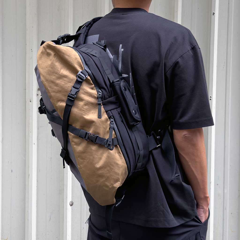 X-PAK EVO Sling Pack CODE OF BELL COFB-XPK2-DBK Backpacks 23L / Daybreak