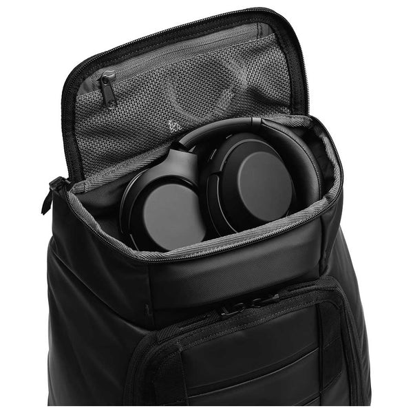 Db Journey | Hugger Backpack 25 | Outdoor Backpack | Black Out