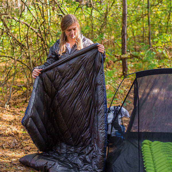 Enlightened Equipment | Revelation Down Sleeping Quilt 850FP 30°F (-1℃) -  WildBounds