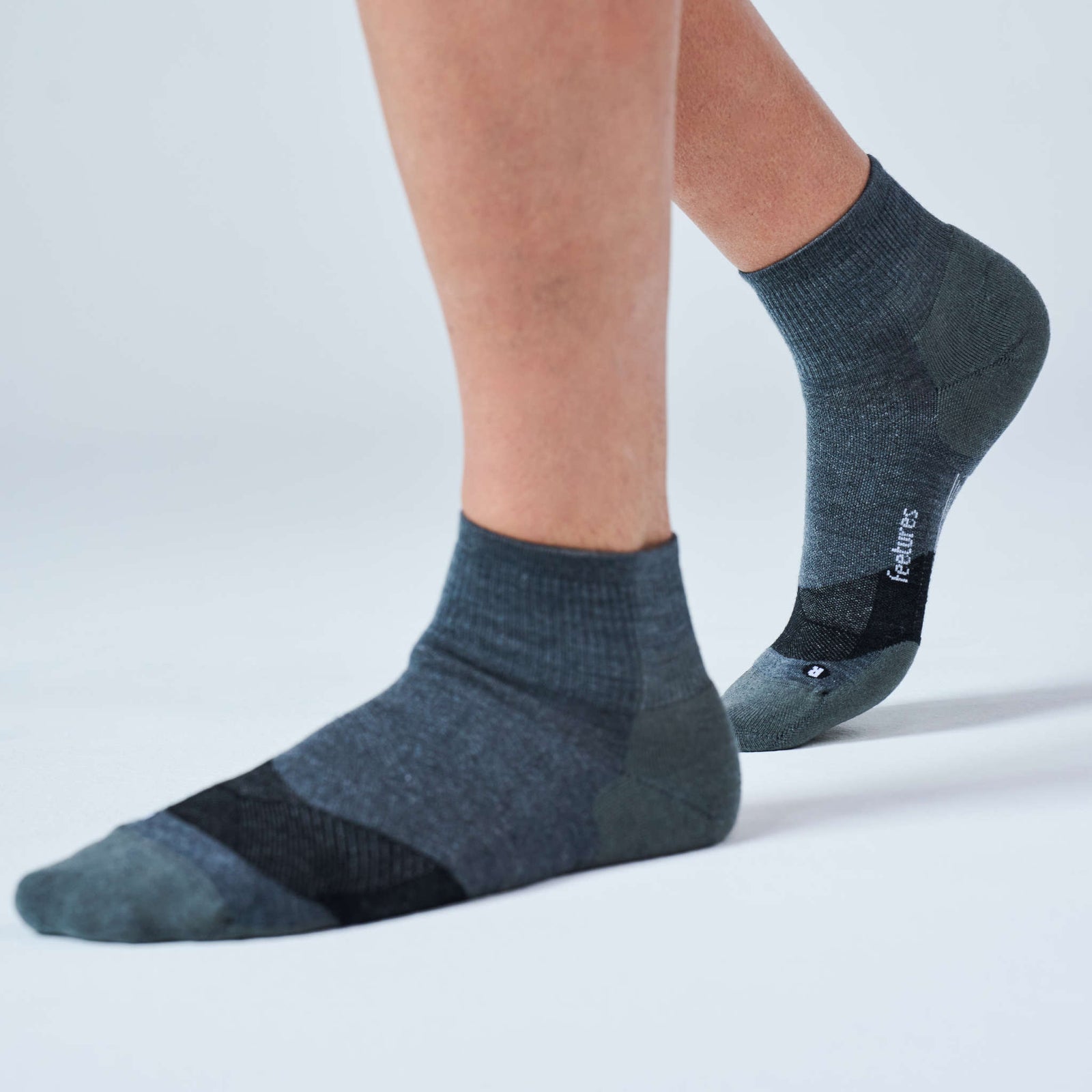 Merino 10 Max Cushion Quarter Feetures Unisex Socks