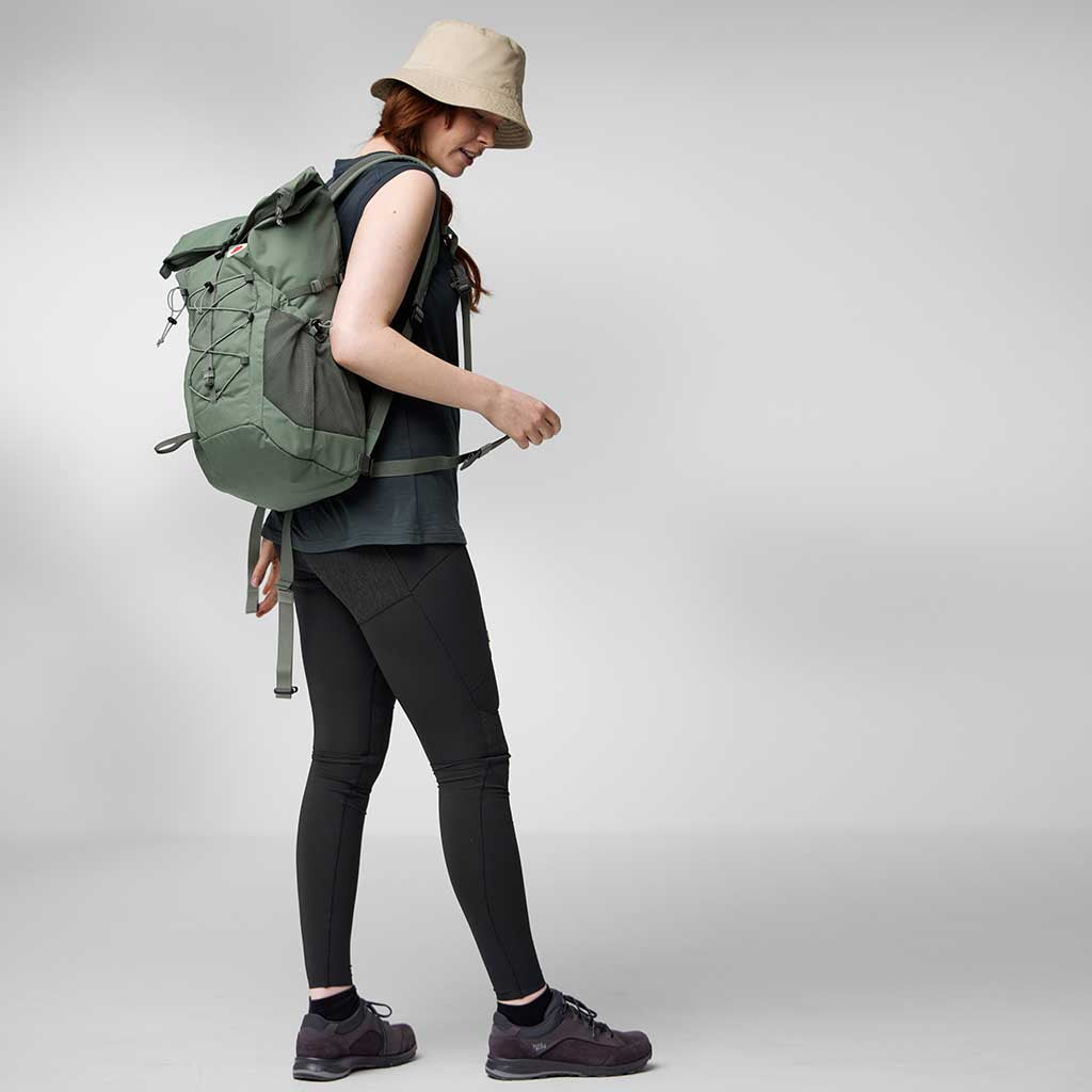 Abisko Hike Foldsack Fjällräven F27222-614 Backpacks 25L / Patina Green