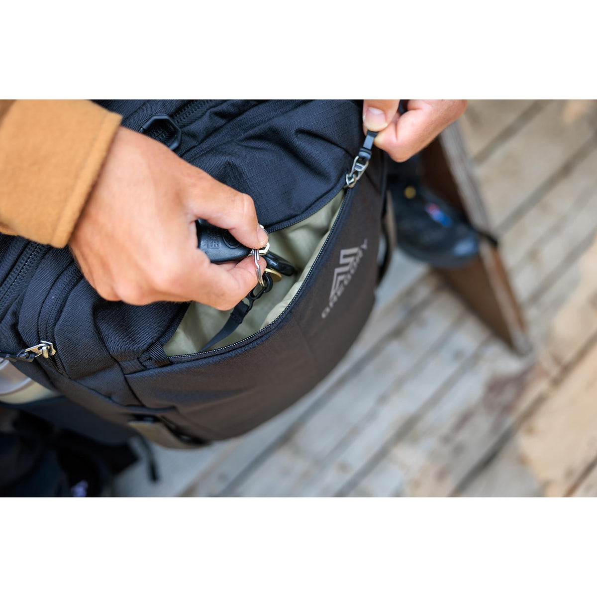 Border 30 Gregory 154919-A653 Backpacks 30L / Black Lichen