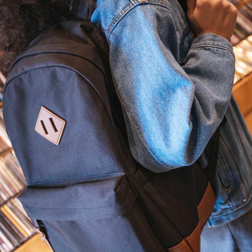 Herschel Heritage Backpack Herschel Supply Co. 11383-03548-OS Backpacks 24L / Navy/Tan