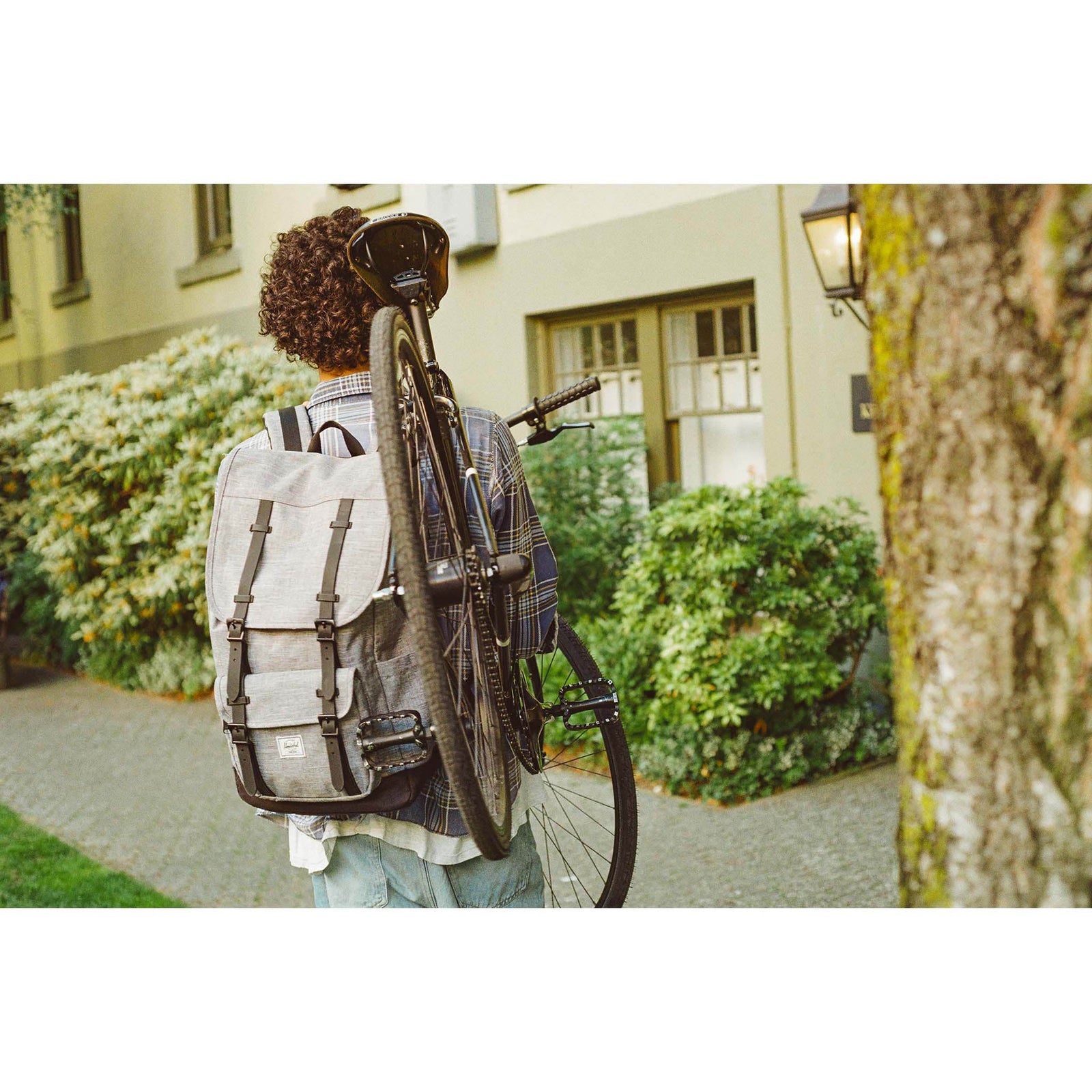Herschel Little America Backpack Herschel Supply Co. 11390-07391-OS Backpacks 30L / Black Diamond/Black