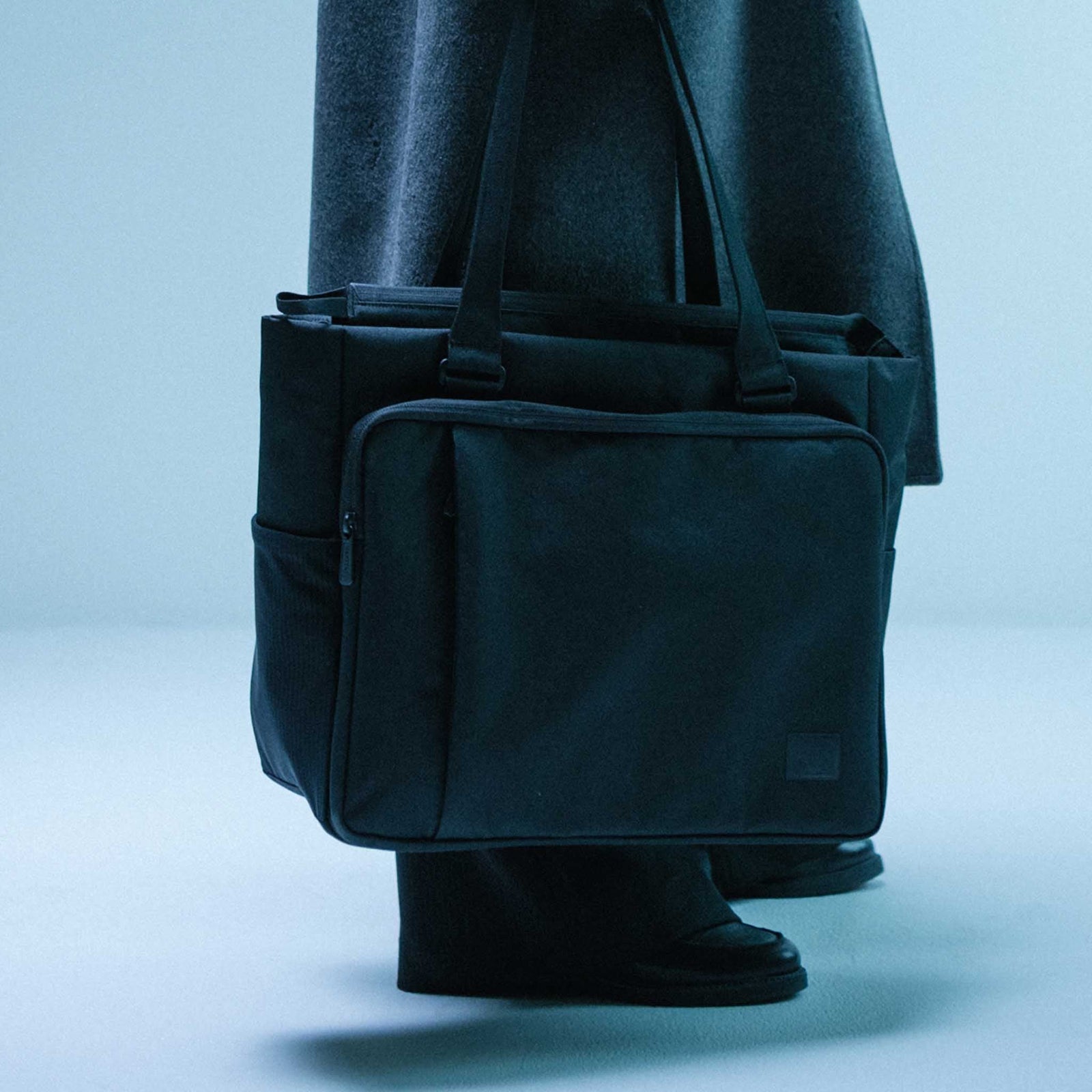 Kaslo Tote Tech Herschel Supply Co. 11655-00001-OS Tote Bags 23L / Black