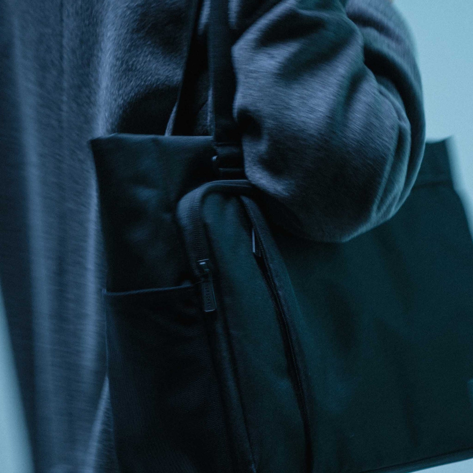 Kaslo Tote Tech Herschel Supply Co. 11655-00001-OS Tote Bags 23L / Black