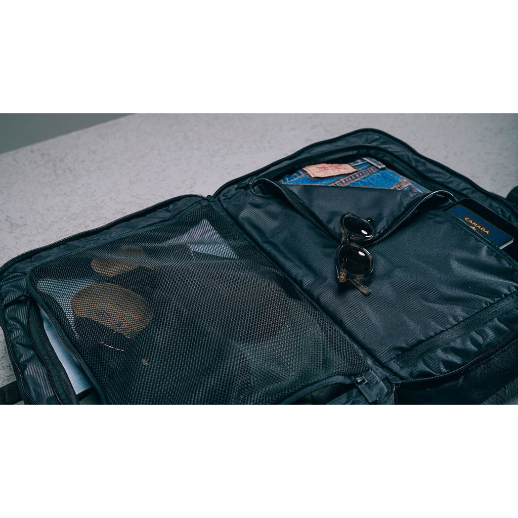 Kaslo Travel Backpack Tech Herschel Supply Co. 11656-00001-OS Backpacks 32L / Black