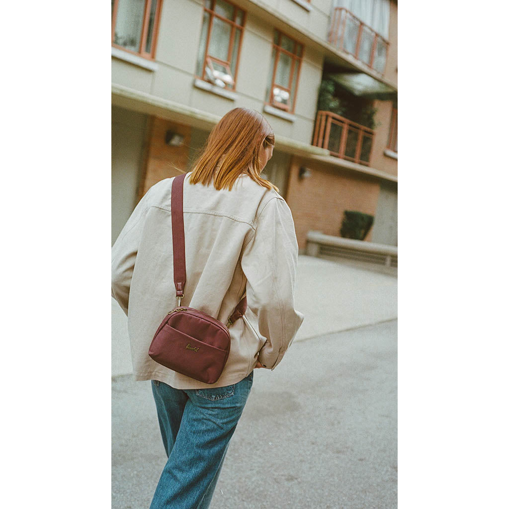 Yara Shoulder Bag Herschel Supply Co. 11494-07041-OS Crossbody Bags 9L / Bitter Chocolate
