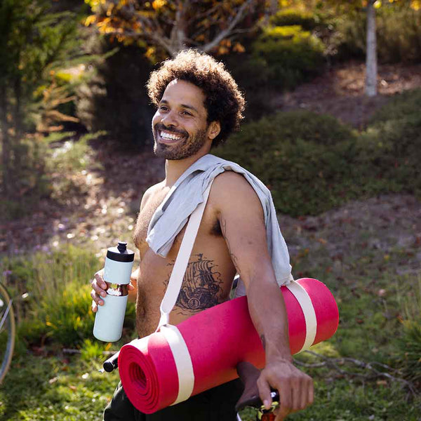 https://wildbounds.com/cdn/shop/files/hydro-flask-20-oz-wide-mouth-insulated-sports-bottle-water-bottles-20-oz-black-sb20001-35096524390567_600x.jpg?v=1694184009