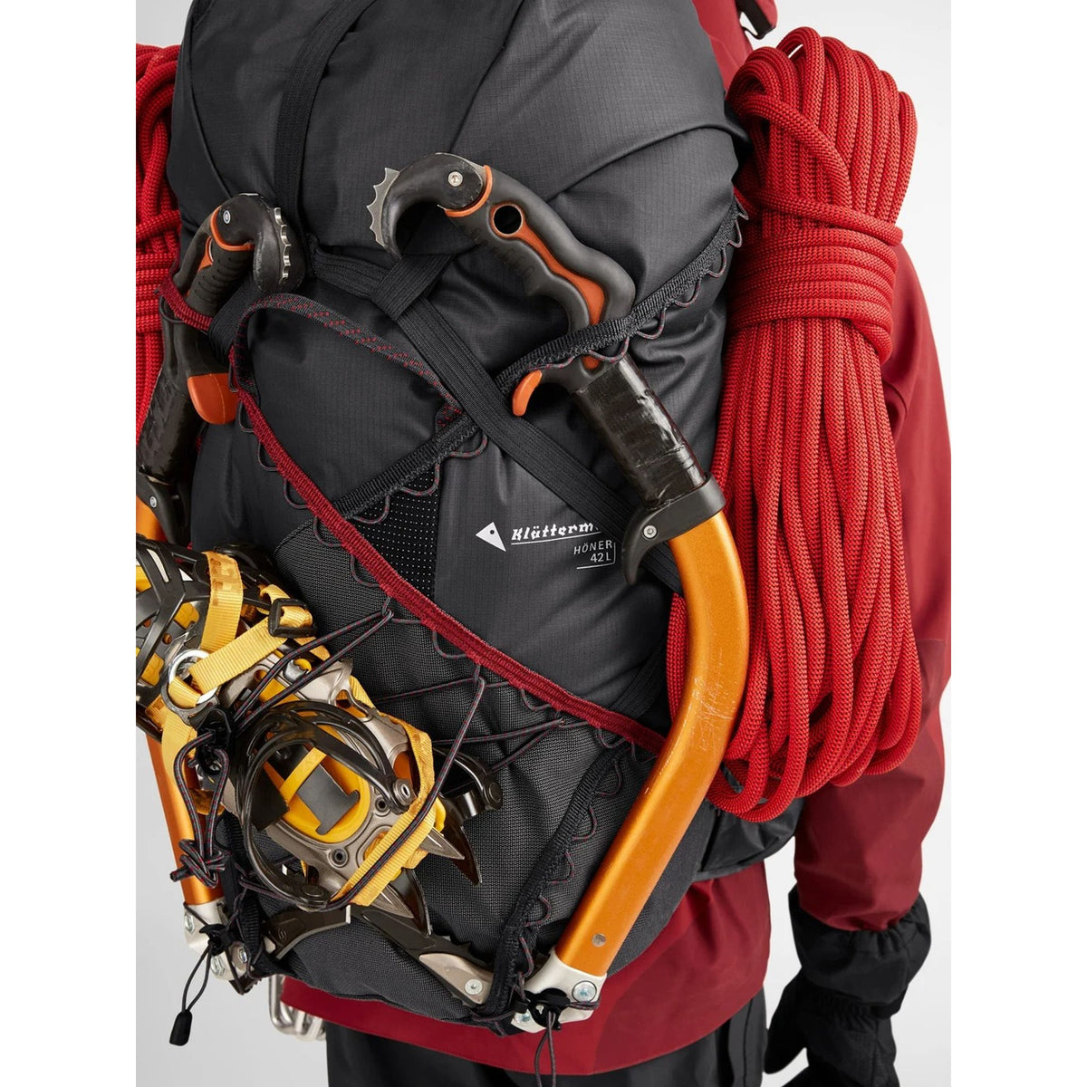 Höner Backpack 52L Klättermusen 40450U12_961-OZ Backpacks 52L / Raven