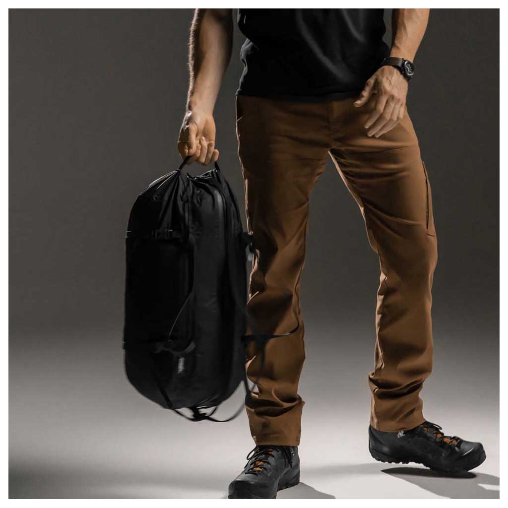 Matador Freefly, borsa da viaggio pieghevole, 30 l, convertibile Duffle Bag; sacca da palestra impermeabile e Weekender da uomo e da donna, con custodia per trolley, Nero, L, Borsa da viaggio Matador Freefly, borsa da viaggio pieghevole, 30 l, convertibile Duffle Bag; sacca da palestra impermeabile e Weekender da uomo e da donna, con custodia per trolley, Nero, L, Borsa da viaggio