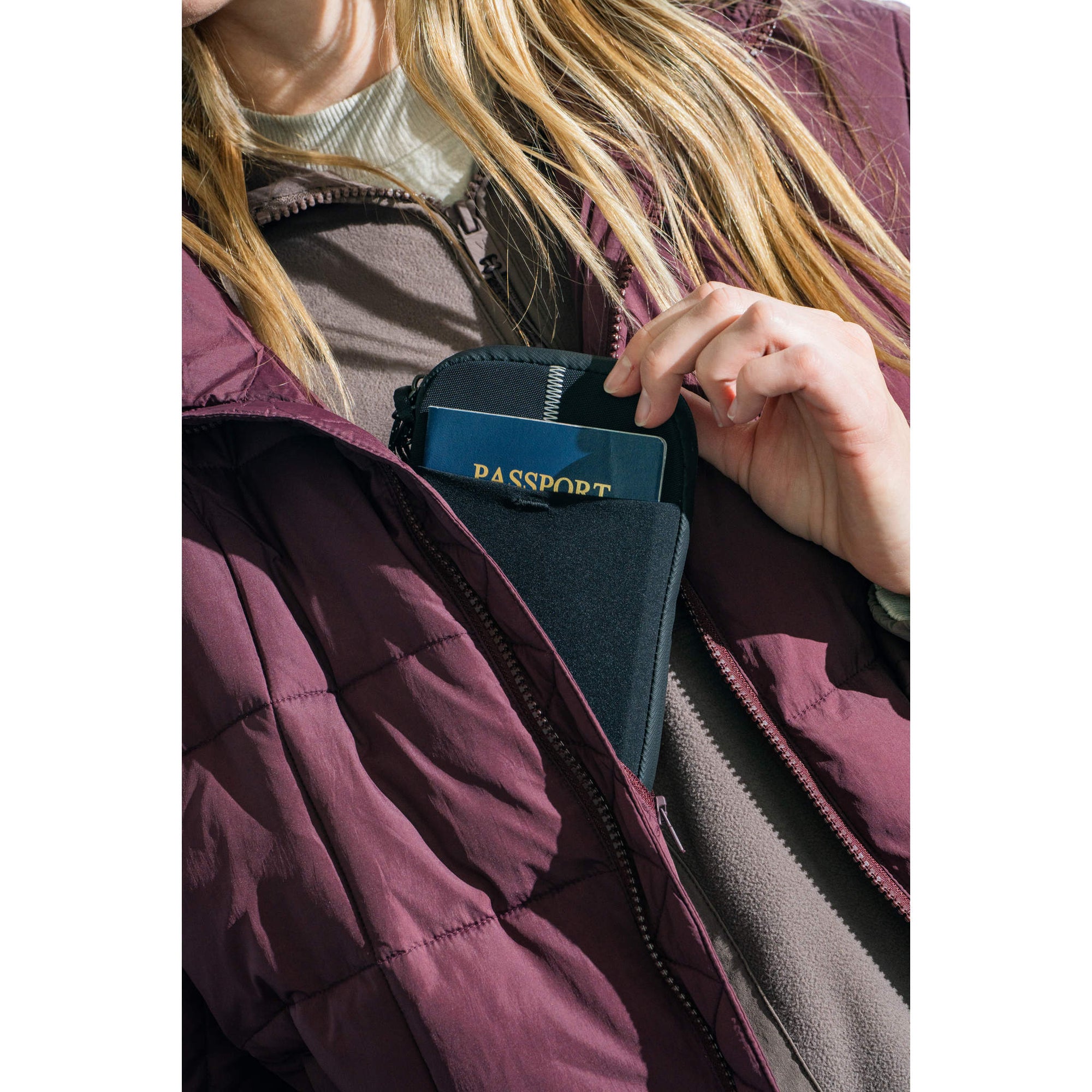 Matador | Global Travel Stash | RFID Travel Organiser | Black