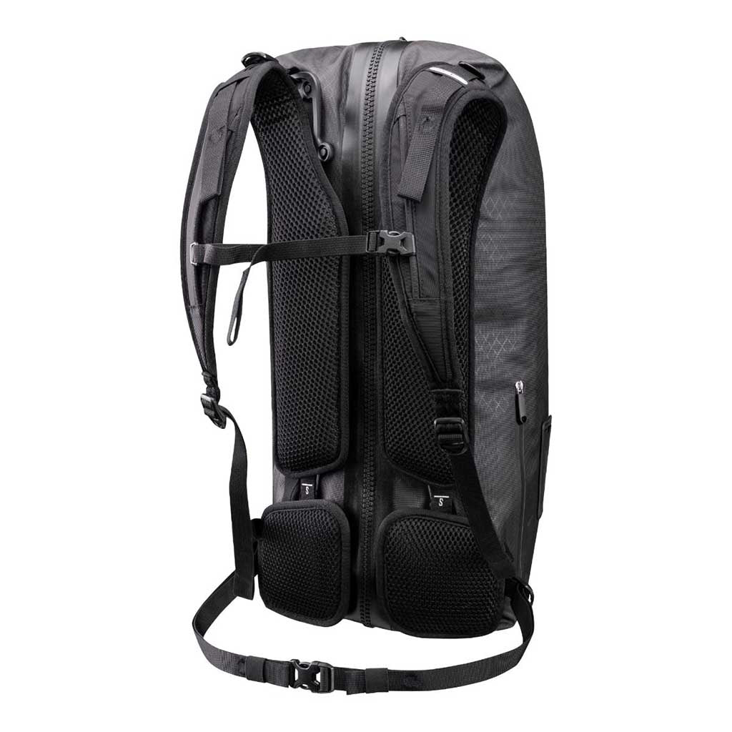 Atrack Metrosphere ORTLIEB OR7200 Backpacks 34L / Black Embossed